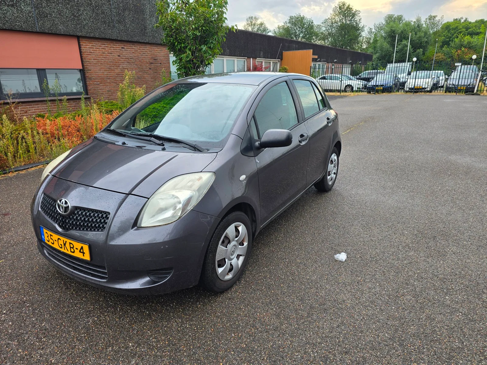 Toyota Yaris (2008) — foto 1