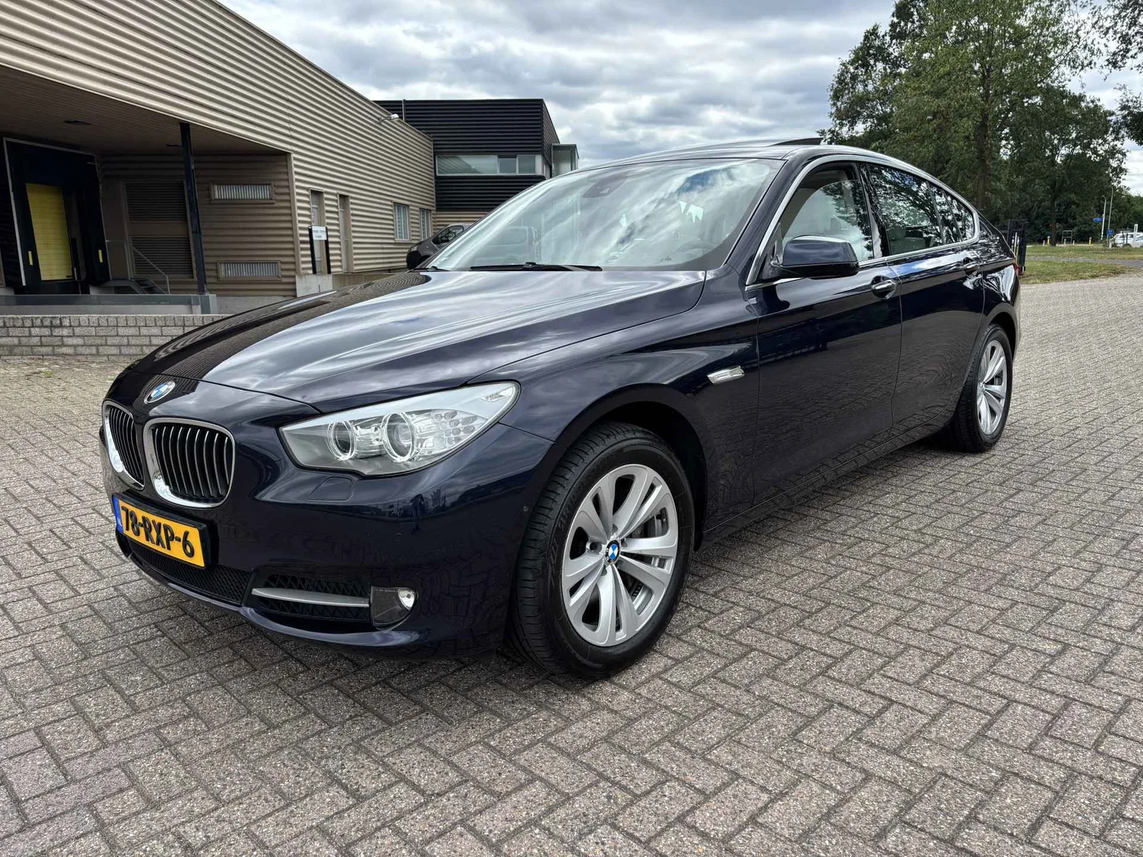 BMW 5-Serie (2011) — foto 1