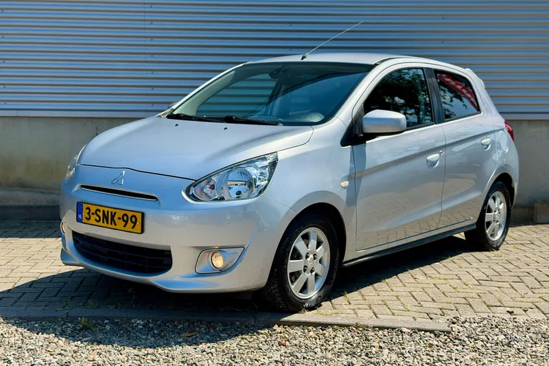 Mitsubishi Space Star (2013)