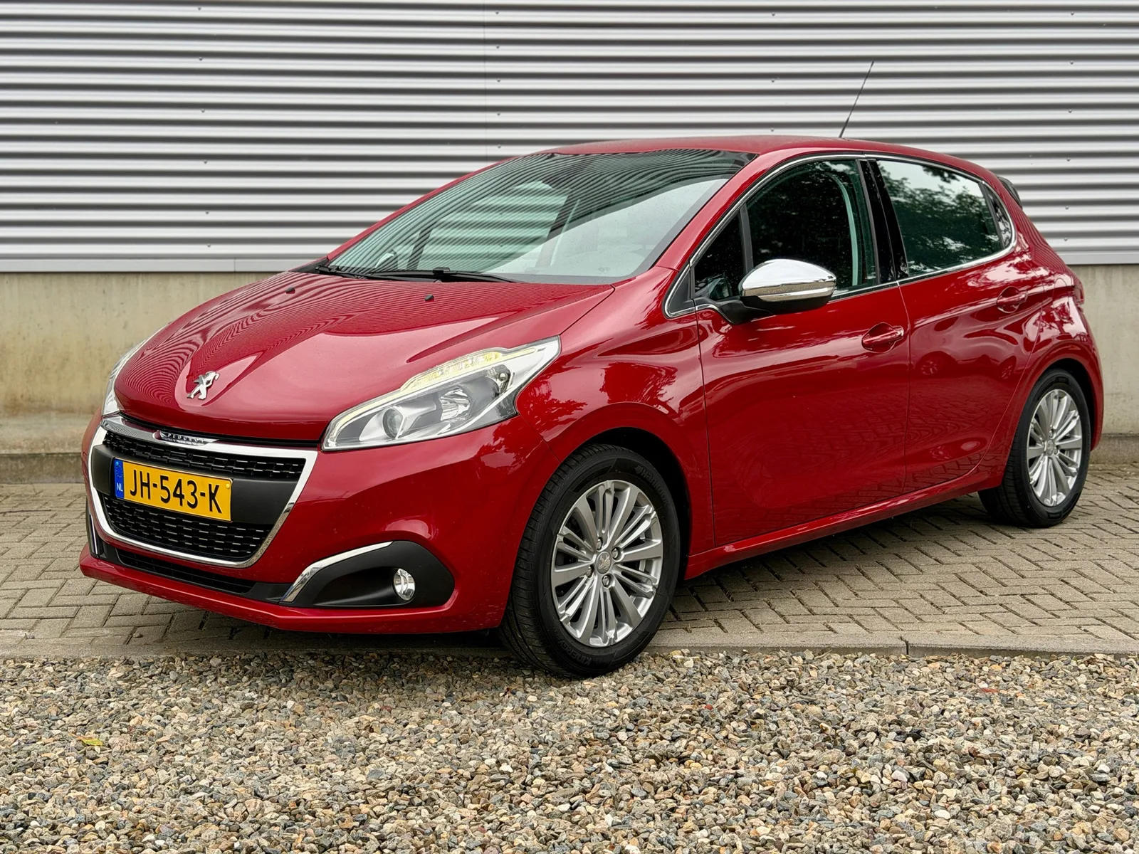 Peugeot 208 (2016) — foto 1
