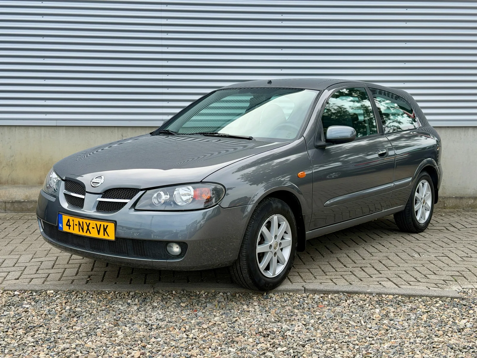 Nissan Almera (2004) — foto 1