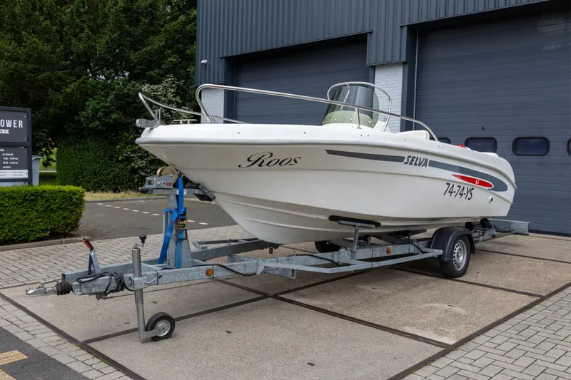 Selva D56 Marina (2013)