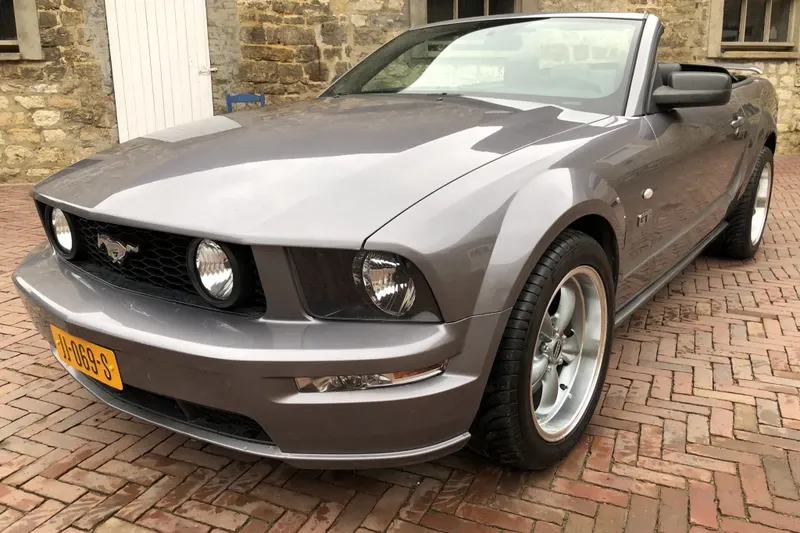 Ford Mustang (2006)