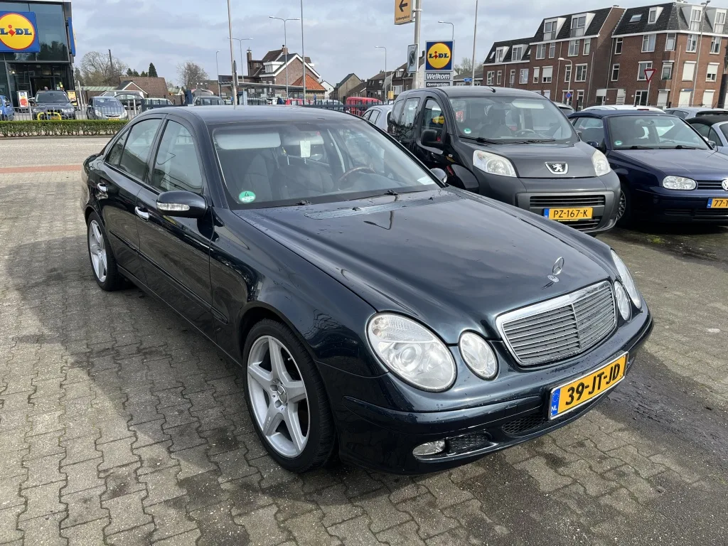 Mercedes-Benz E-Klasse (2002) — foto 1