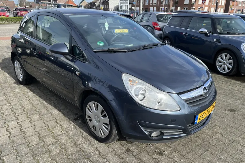 Opel Corsa (2008)