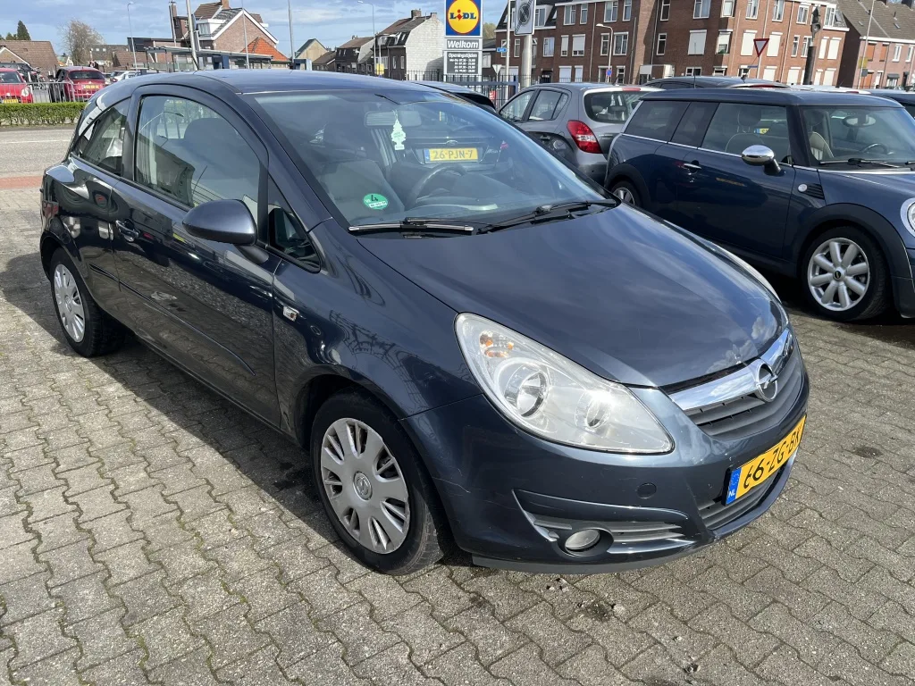 Opel Corsa (2008) — foto 1