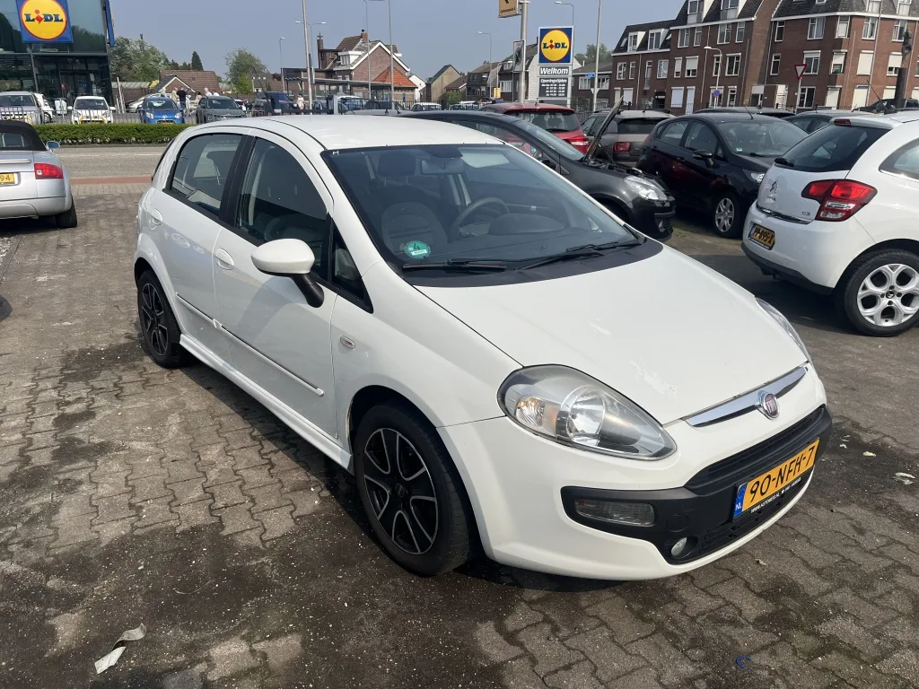 Fiat Punto (2010) — foto 1