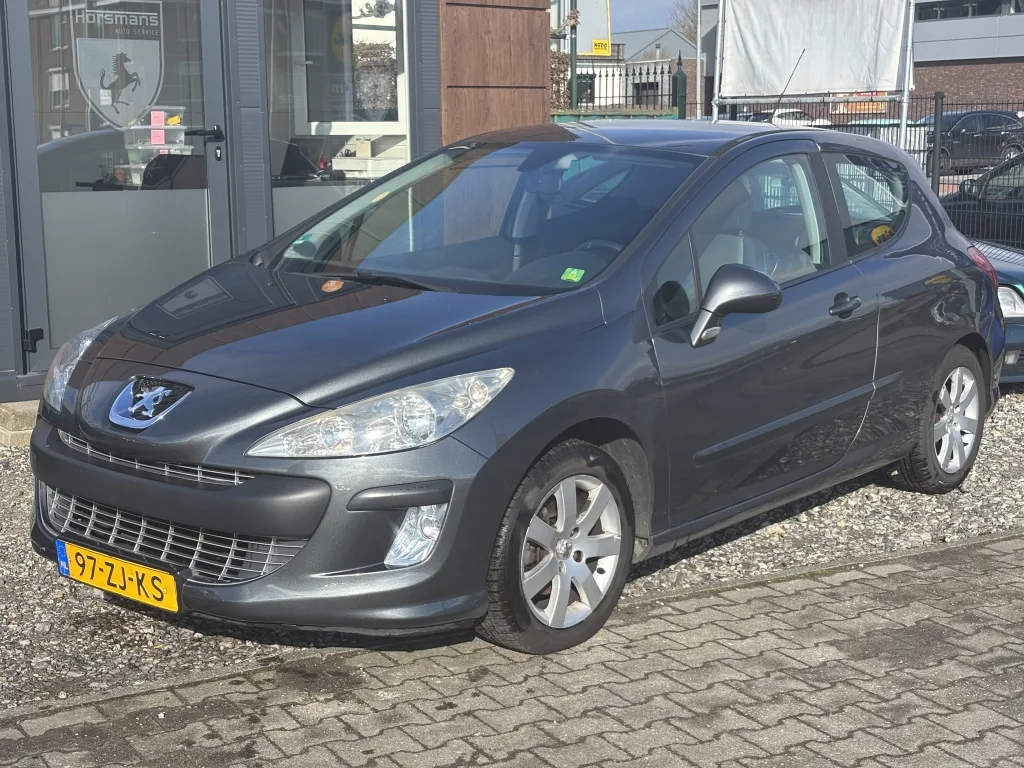 Peugeot 308 (2008) — foto 1