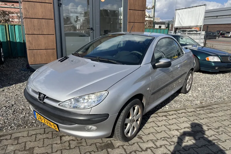 Peugeot 206 (2001)