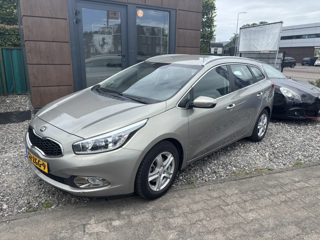 Kia Cee'd (2012) — foto 1