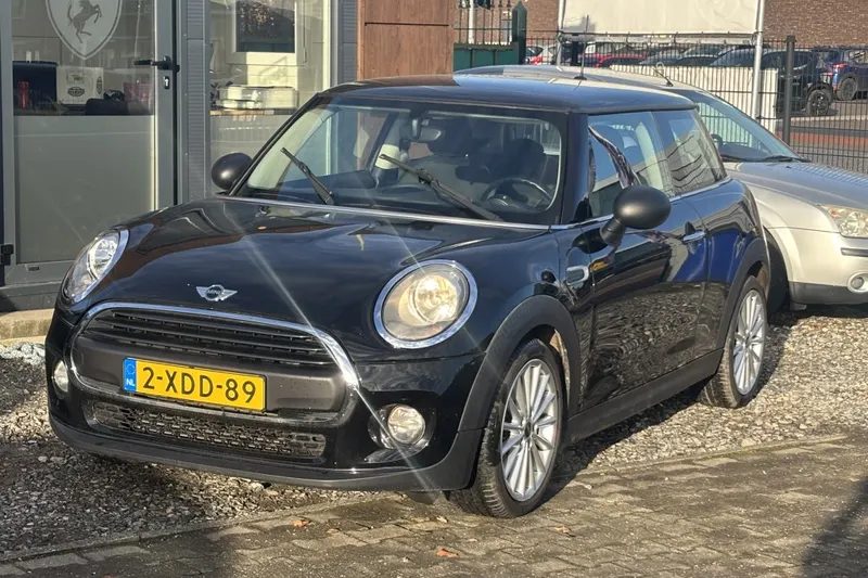 MINI One (2015)