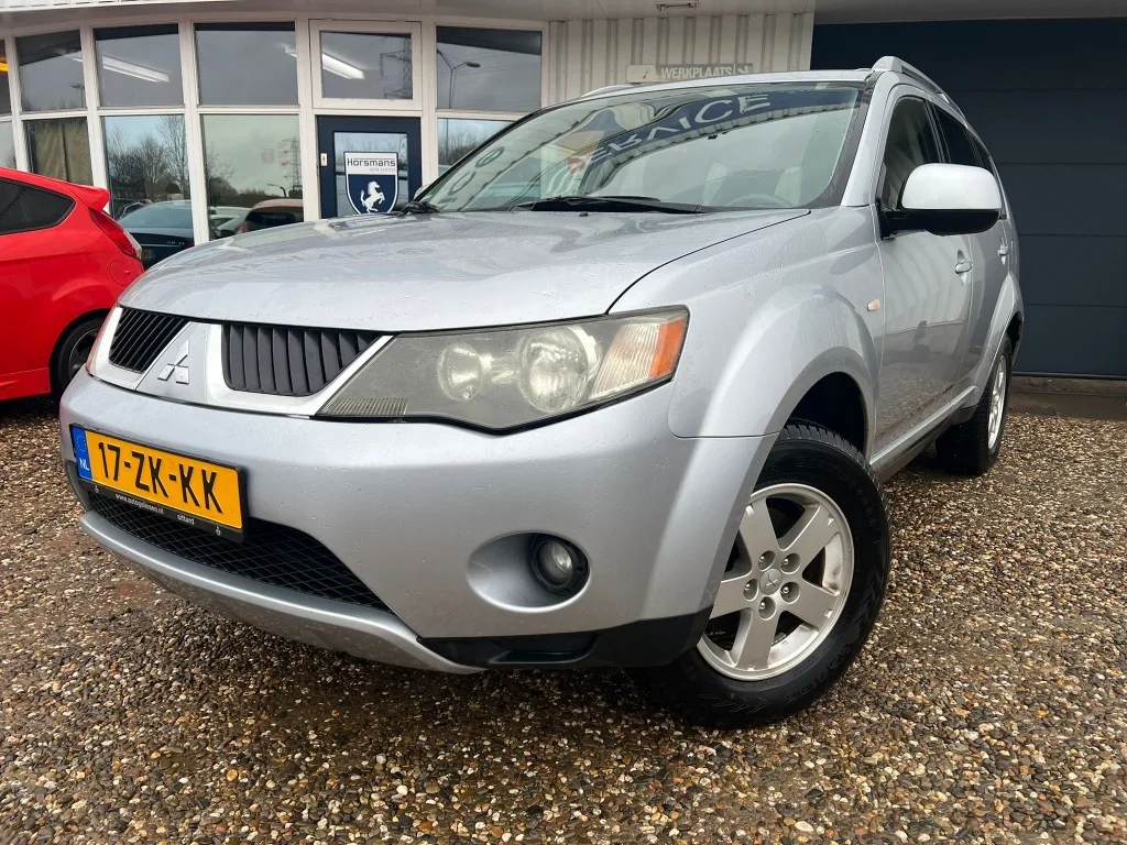 Mitsubishi Outlander (2008) — foto 1