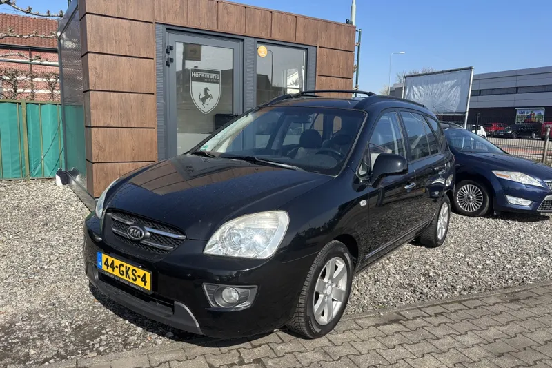 Kia Carens (2008)
