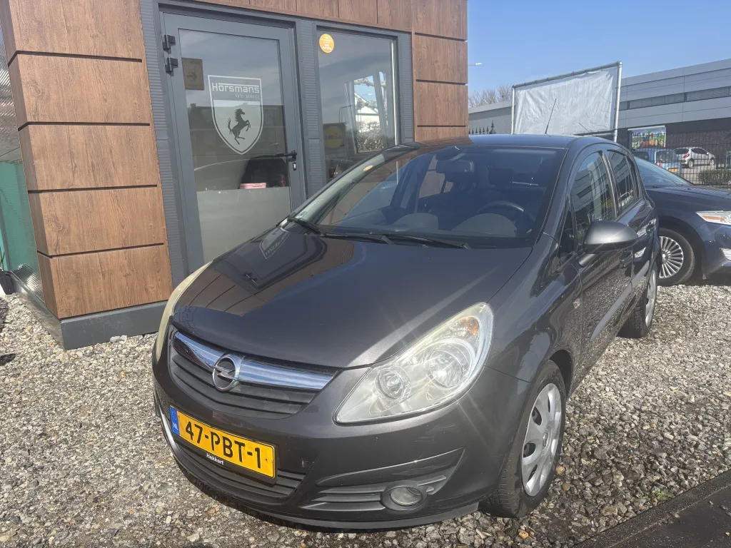 Opel Corsa (2011) — foto 1