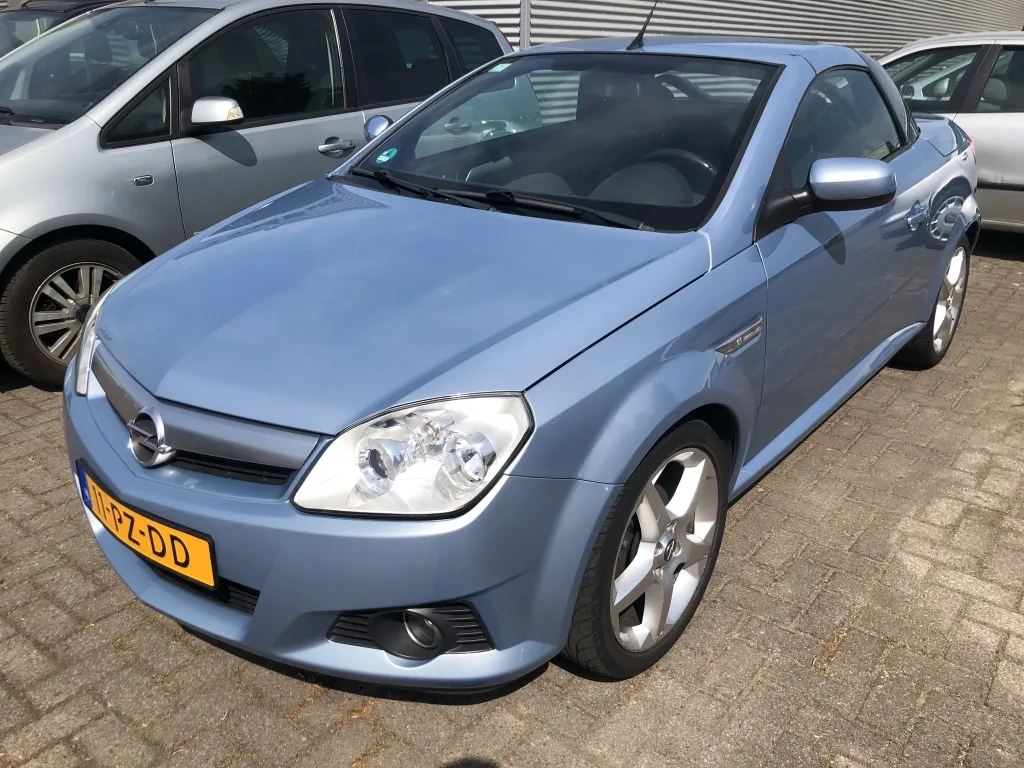 Opel Tigra (2005) — foto 1