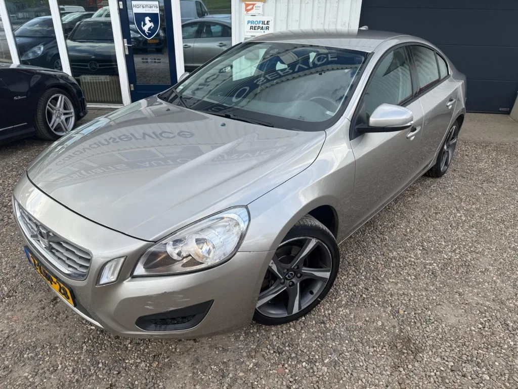 Volvo S60 (2013) — foto 1
