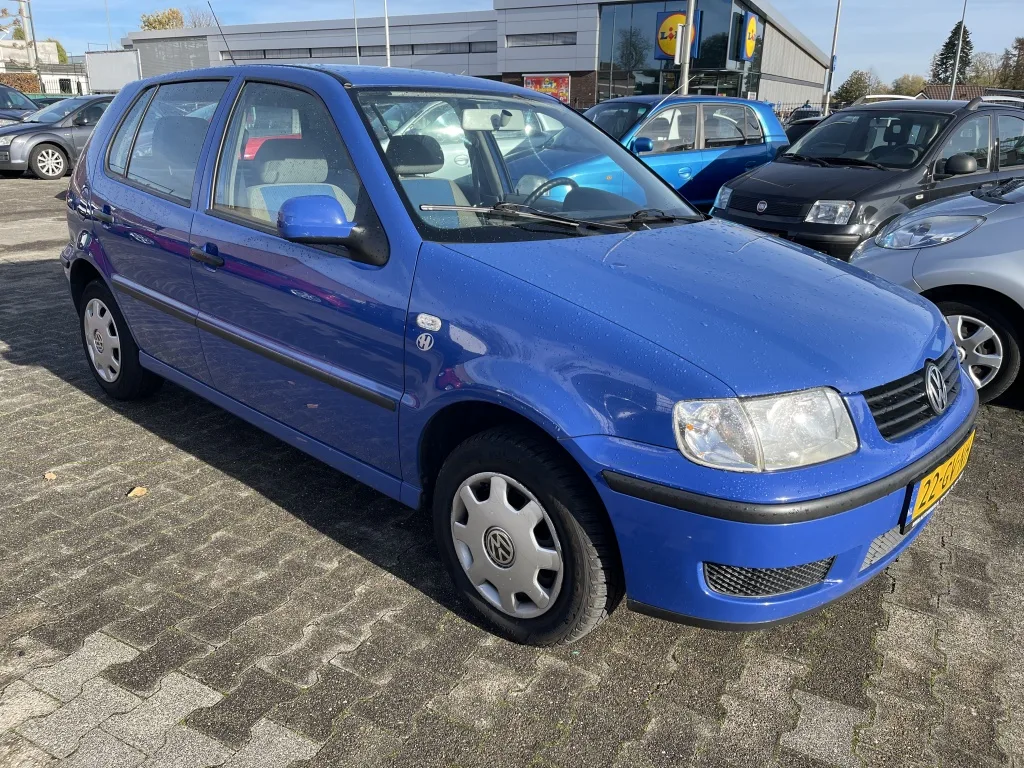 Volkswagen Polo (2001) — foto 1