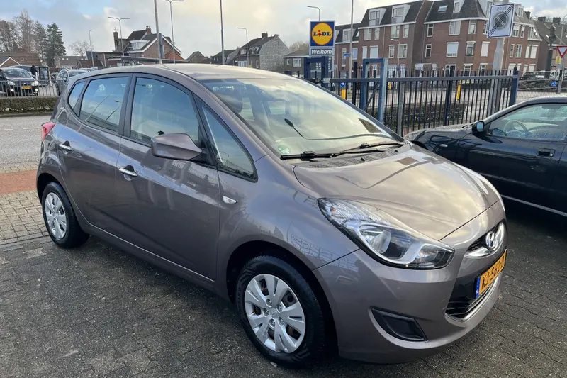 Hyundai ix20 (2012)