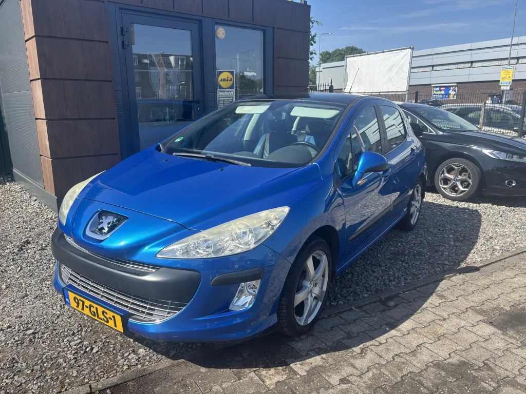 Peugeot 308 (2008) — foto 1