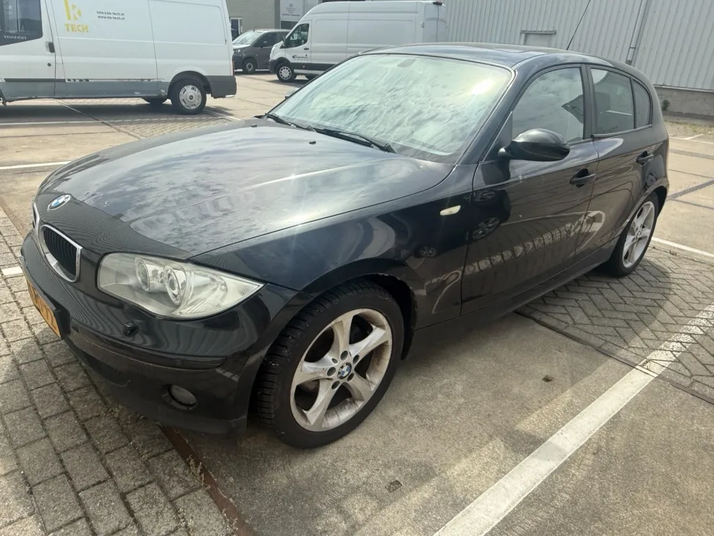 BMW 1-Serie (2005) — foto 1