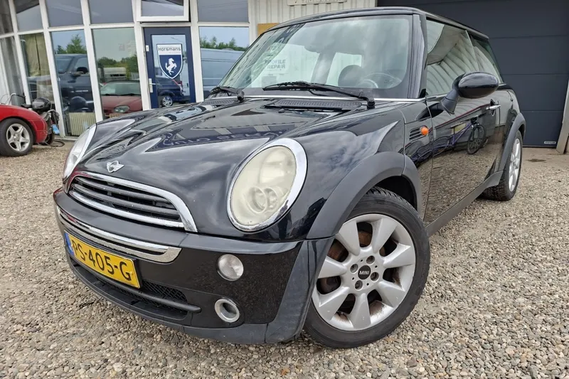 MINI Cooper (2005)