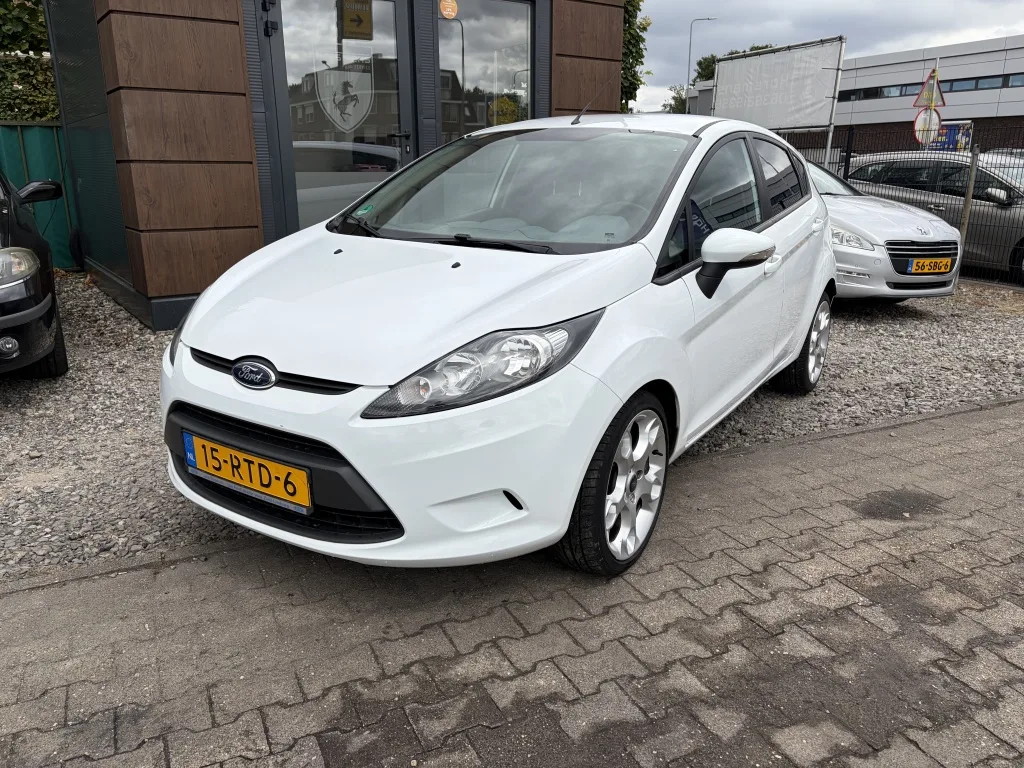 Ford Fiesta (2011) — foto 1