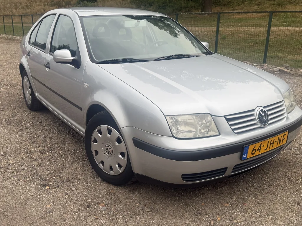 Volkswagen Bora (2002) — foto 1