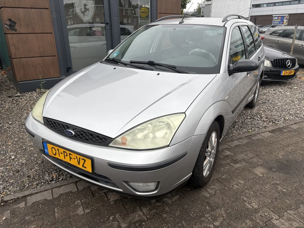 Ford Focus (2004) — foto 1