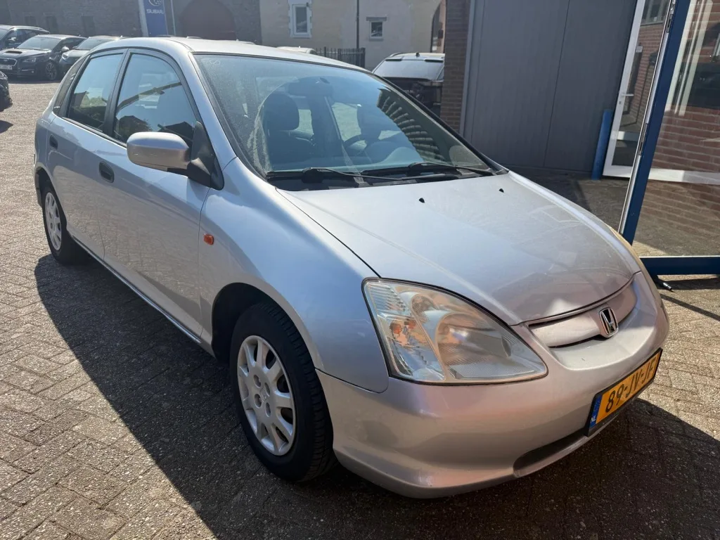 Honda Civic (2002) — foto 1