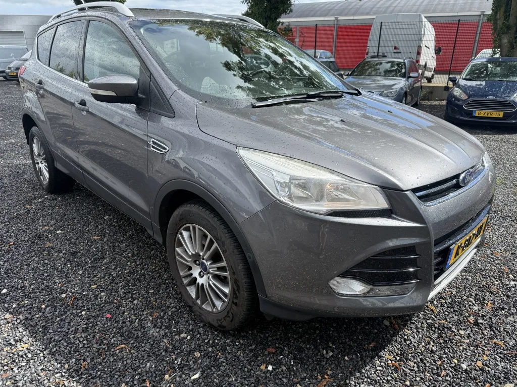 Ford Kuga (2013) — foto 1