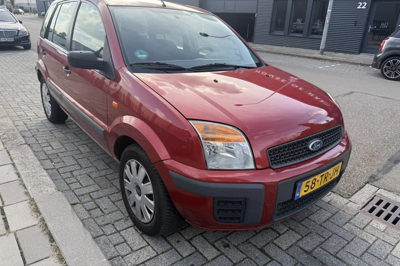 Ford Fusion (2006)