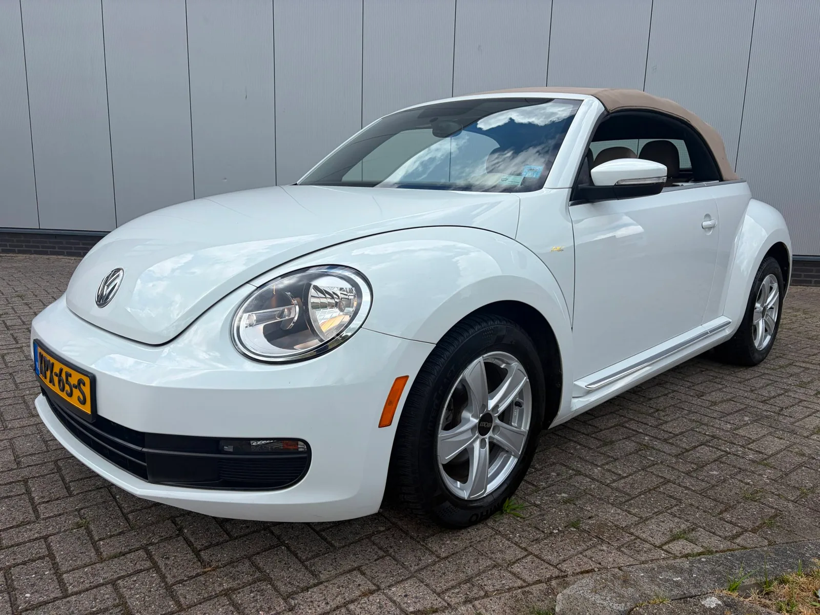 Volkswagen Beetle (2014) — foto 1
