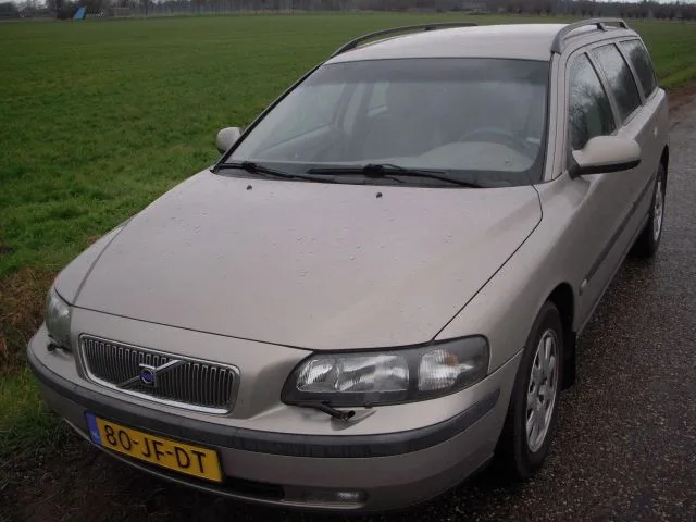 Volvo V70 (2002) — foto 1