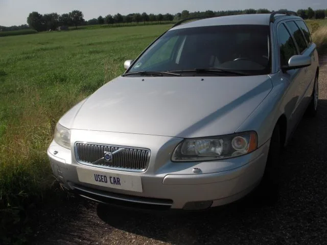 Volvo V70 (2005) — foto 1