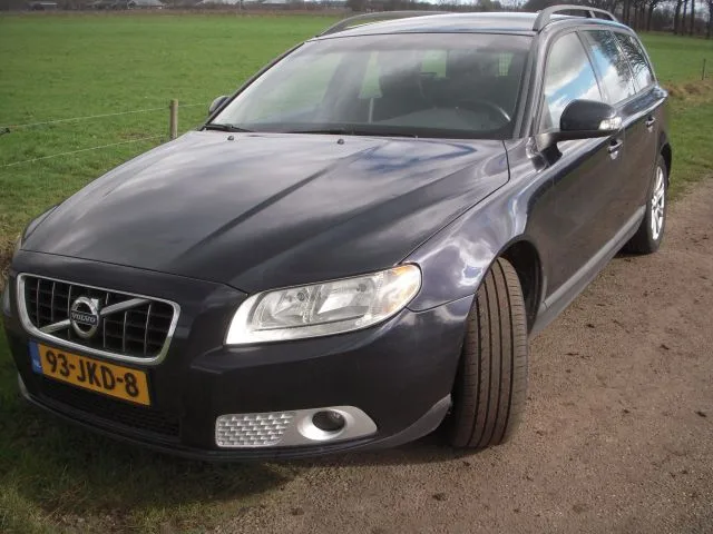 Volvo V70 (2009) — foto 1