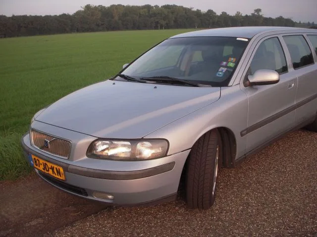 Volvo V70 (2002) — foto 1