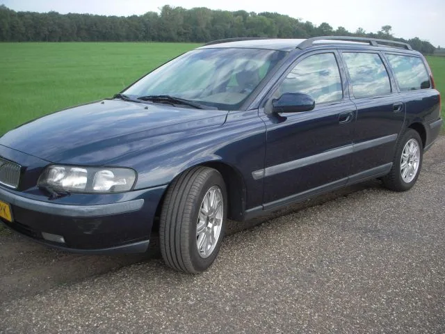 Volvo V70 (2003) — foto 1