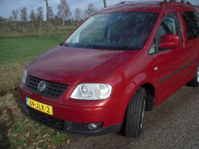 Volkswagen Caddy (2009) — foto 1