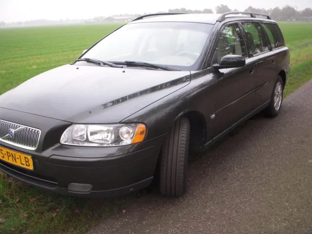 Volvo V70 (2004) — foto 1