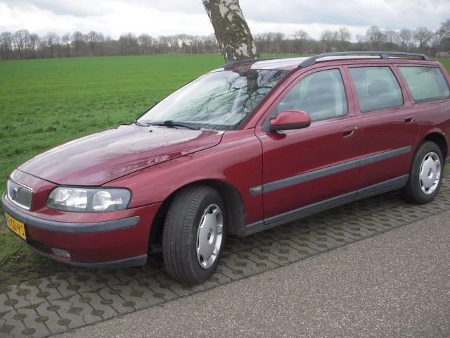Volvo V70 (2000) — foto 1