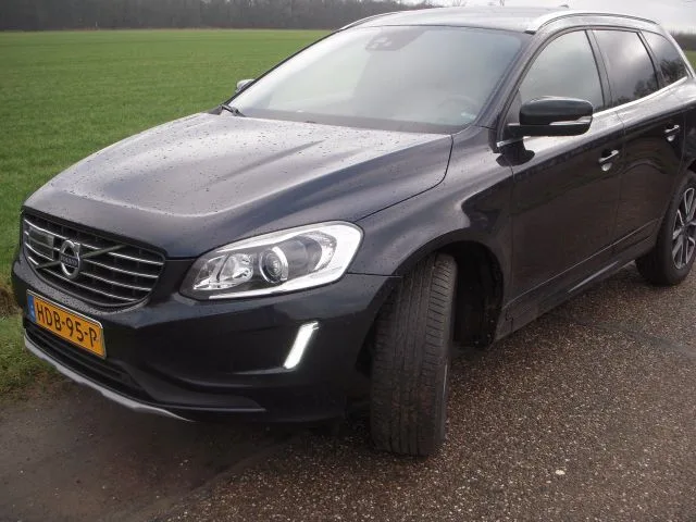 Volvo XC60 (2017) — foto 1