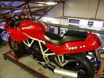 DUCATI 750 (1992) — foto 1