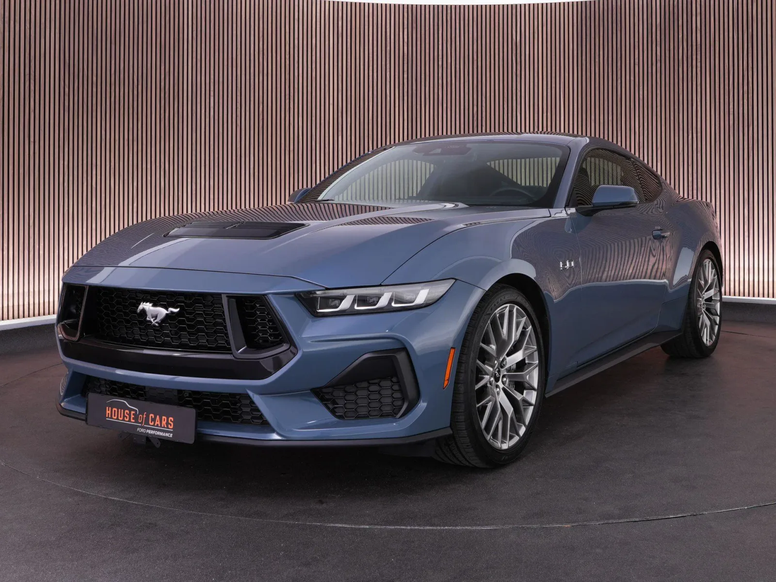Ford Mustang (2023) — foto 1