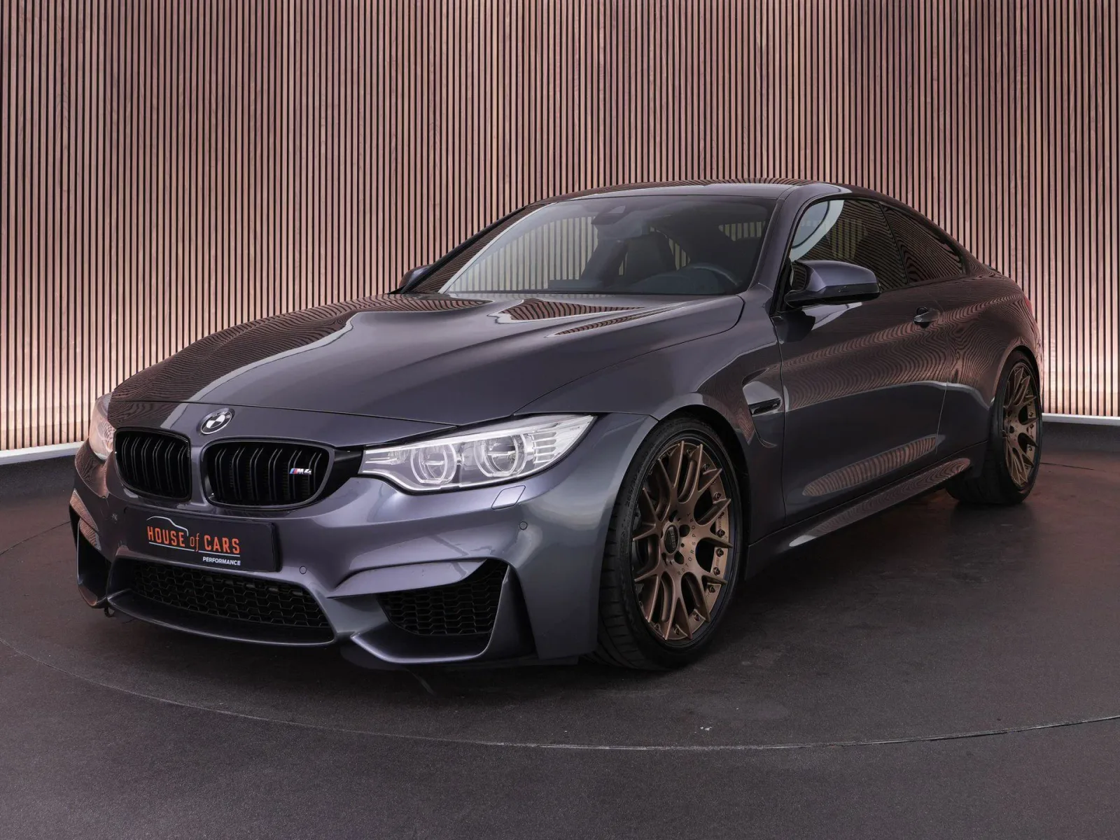 BMW M4 (2015) — foto 1