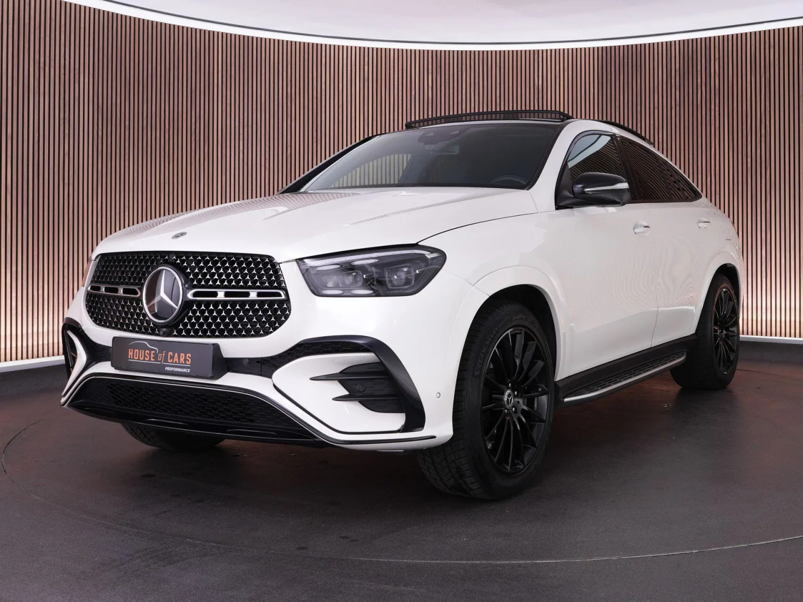Mercedes-Benz GLE (2024) — foto 1
