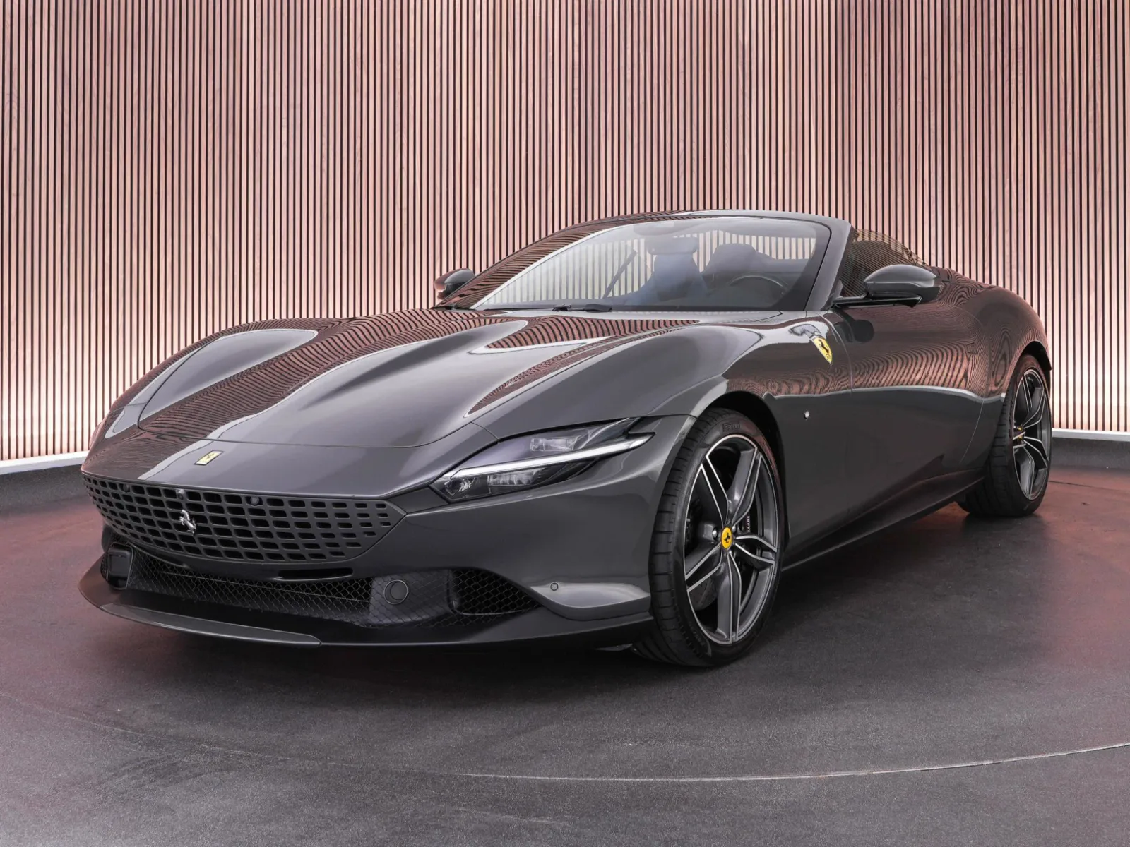 Ferrari Roma Spider (2024) — foto 1