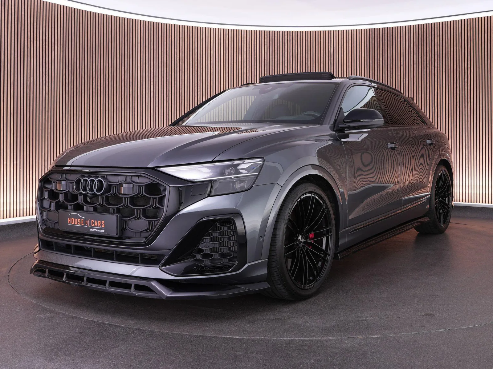 Audi Q8 (2024) — foto 1
