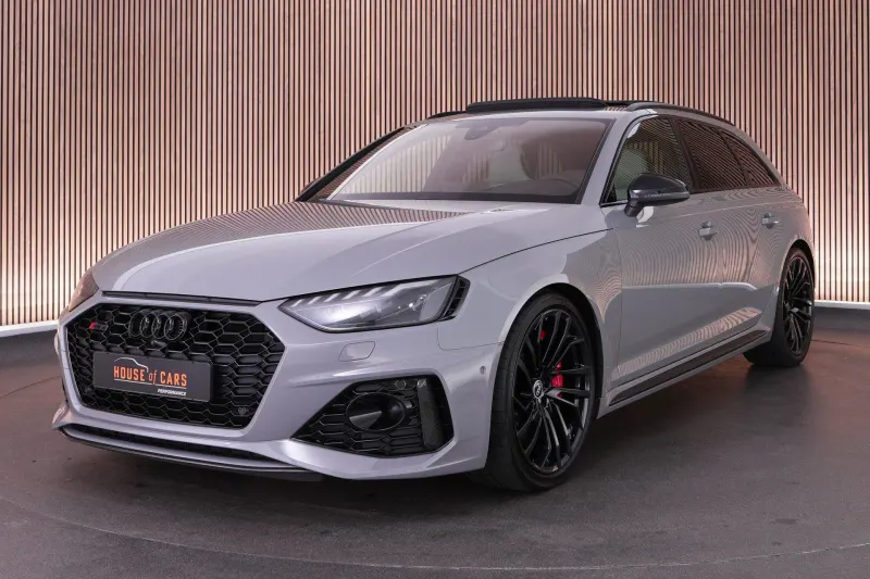 Audi RS4 (2021)