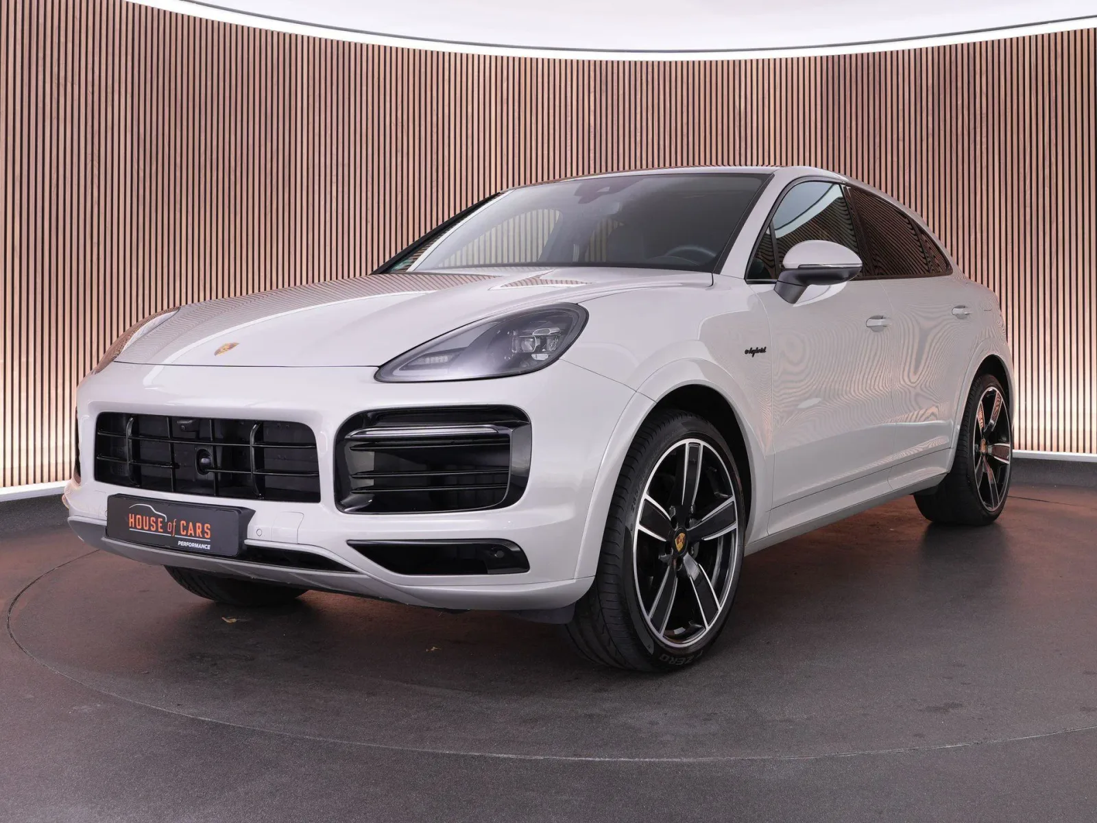 Porsche Cayenne (2022) — foto 1
