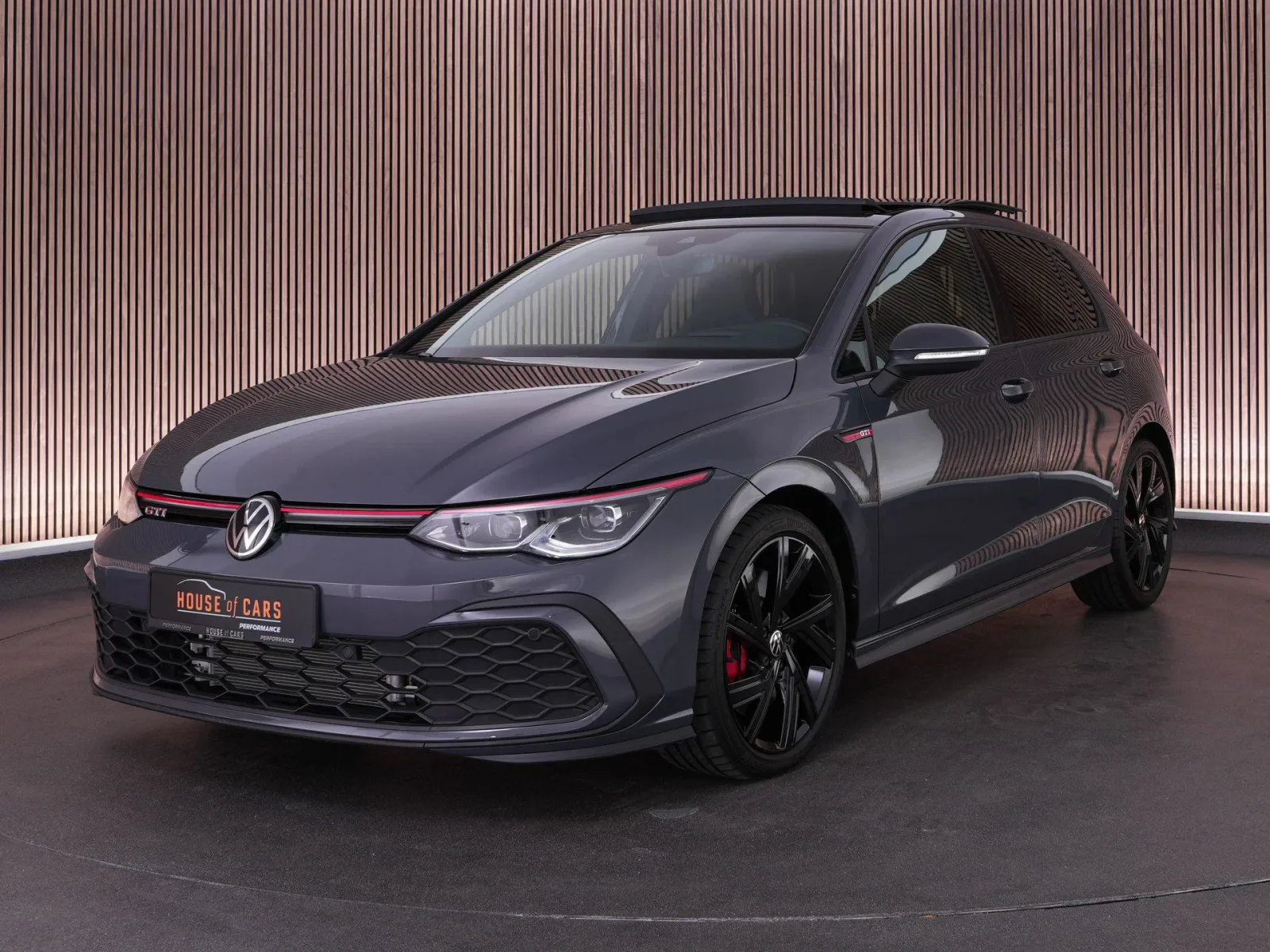 Volkswagen Golf (2024) — foto 1